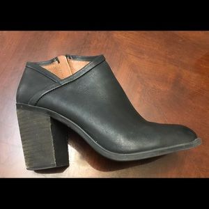 Lucky Brand Black Leather Booties size 10